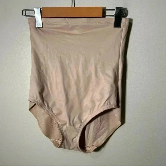 NWOT TC® Shape Away® Hi-Waist Brief 4095 L - Picture 4 of 7